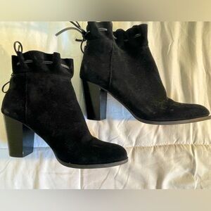 Black crown and ivy booties size 8m